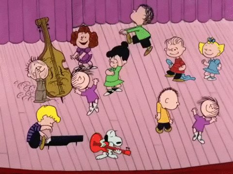 PEANUTS (@Snoopy) on Twitter photo 06/12/2019 01:18:20 Dance break! #CharlieBrownChristmas Dance break! #CharlieBrownChristmas