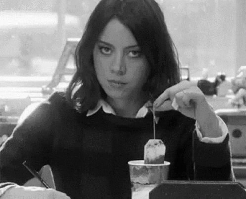 Live footage of me waiting for #Elektra content that doesn't treat her character as a disposable object or play her purely for sex appeal pic.twitter.com/RjWcxfeTM4