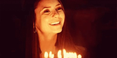 Feliz aniversário pra rainha que formou meu caráter de humana e de vampira. 
HAPPY BDAY NINA DOBREV 