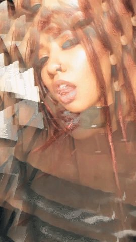 The Vibey Vault’s pics and videos