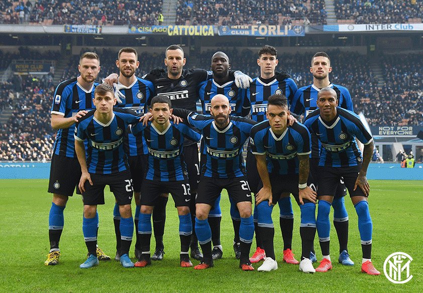 πΈ | FOTO
La fotogallery del match di San Siro π https://bit.ly/2tTS9wRΒ
#InterCagliari #FORZAINTER β«οΈπ΅