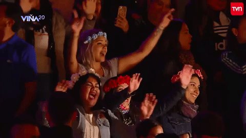 ¡Y cómo dice! "Vamos pa' la playa, pa' curarte el alma"🎶 Sigue la presentación de @pedrocapo en #Viña2020
El Festival de #ViñaxTVN ➡ http://TVN.cl/envivo