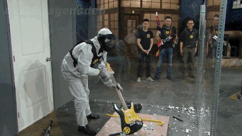 Bachelor fans should get one free hour in a rage room for an episode of choice and a discount on multiple sessions. This ain't right. #TheBachelor #TheBachelorABC #BachelorNation #Bachelor2020 #rageroom