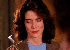 Happy 50th birthday to Lara Flynn Boyle!      