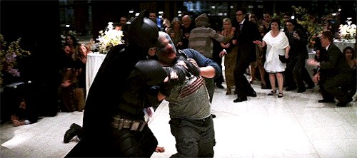 ダークナイト三部作の格闘シーン 殺陣 を他のアメコミ映画と比較 果たしてその出来栄えは Togetter