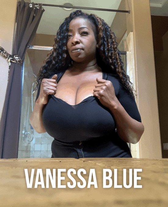 It&rsquo;s Friday and we&rsquo;re still being contained....oh well...BOOBS! https://t.co/qnG5VXkung https://t.co<a href="/tag/hardrockon"class="tags"><span>#hardrockon</span></a>