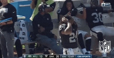 Happy Birthday Marshawn Lynch 