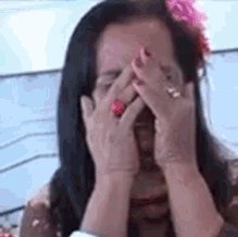 A anahi falando \"happy birthday to you\" no final de feliz cumpleaños 
