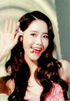 Happy birthday mbak cantik Im YoonA  . panutankuuu sehat2 yaaa, sukses buat drama barunya nanti   