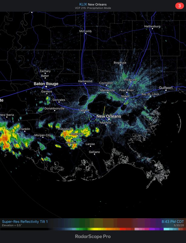 915 PM Radar Update, isolated showers west of a Baton Rouge to Lafitte line will continue to weaken or dissipate as they drift westward. #lawx https://t.co/LzcB59STpv