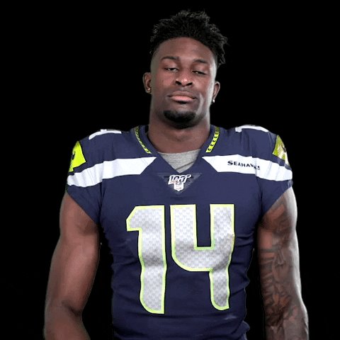 When they try to tell us Jaquiski Tartt stripped @dkm14 of the football at 49ers 2-yard line 🤔
#MNF | #GoHawks https://t.co/43LdskOE0m