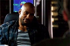 Happy Birthday to this Man right here, Henry Simmons. 