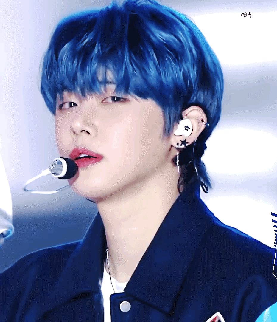 최연준 레전드 사진 & 움짤 . . 💙 < 타래로 쭉 이어집니다 >