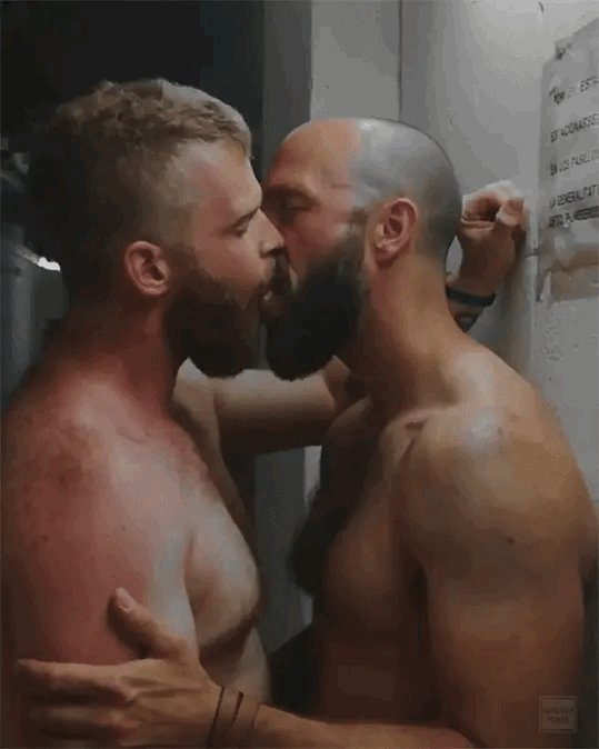 June 21 ????  #hairygrizzly #ILoveHairyMen #hairsome #hairychest #hairygay #hairyfan #scruff #beardedhomo