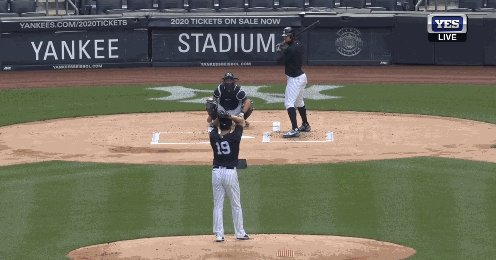 Oh no. Masahiro Tanaka was just hit in the head by a line drive off Giancarlo Stanton's bat. Very scary. #Yankees https://t.co/ZhuQwkt1xm