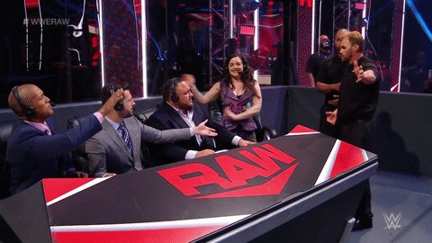 We have a special guest on commentary for this main event...
It's @NikkiCrossWWE! #WWERaw https://t.co/u8x1tVl94p
