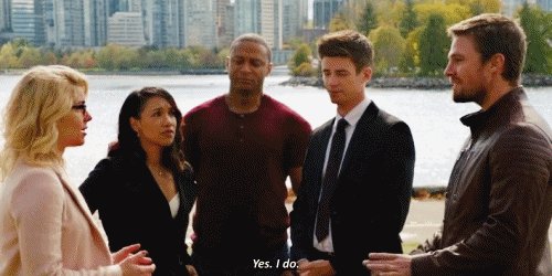 One #Arrow #Olicity or #OTA gif per day. Season 6 crossover event: gif F: fraking finally! https://t.co/jeN7hpn1Qm
