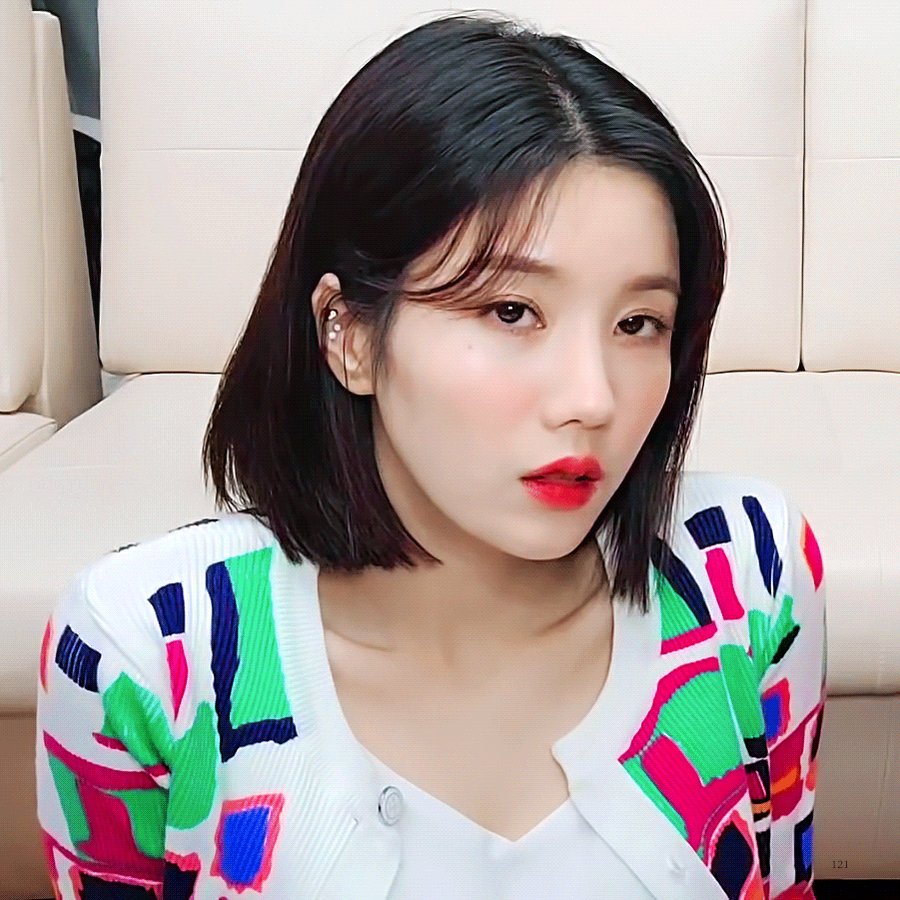 슬기 딥 페이크 🌈 너무 더워서 땀 흘리는 홍진영.GIF