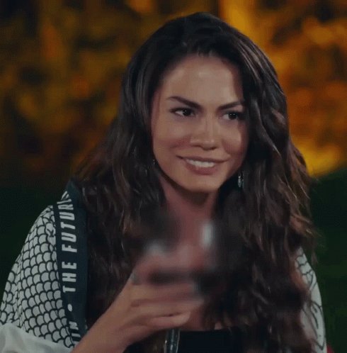 42!!!! #MyBirthday #cheers #Demetรzdemir my queen celebrating with me! pic.twitter.com/UTm9hNvmOg