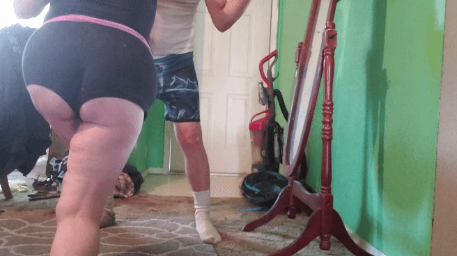 Strong wrestling babe goes down https://t.co/jflv11SkUR