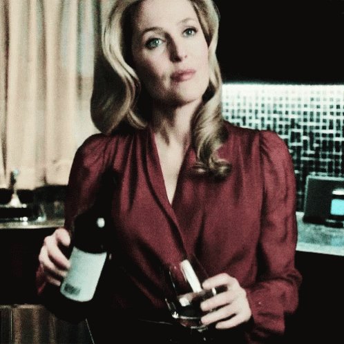  Oh Happy Birthday  dear and talented actress Gillian Anderson have a pretty day. Much love    