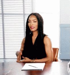 Angela Bassett is not only an acting legend, but she\s a fashion icon also. Happy Birthday. 