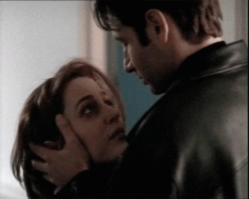 Kiss Xfiles GIF