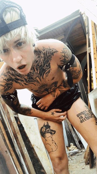 RT if you’d suck on my FTM skaterboy dick ???? https://t.co/iw8sJgPuAp