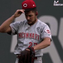 Iโm gonna end Debate talk on that note because THE #Reds PLAY THEIR FIRST PLAYOFF GAME SINCE 2013 TOMORROW. https://t.co/72EaxRjeNF