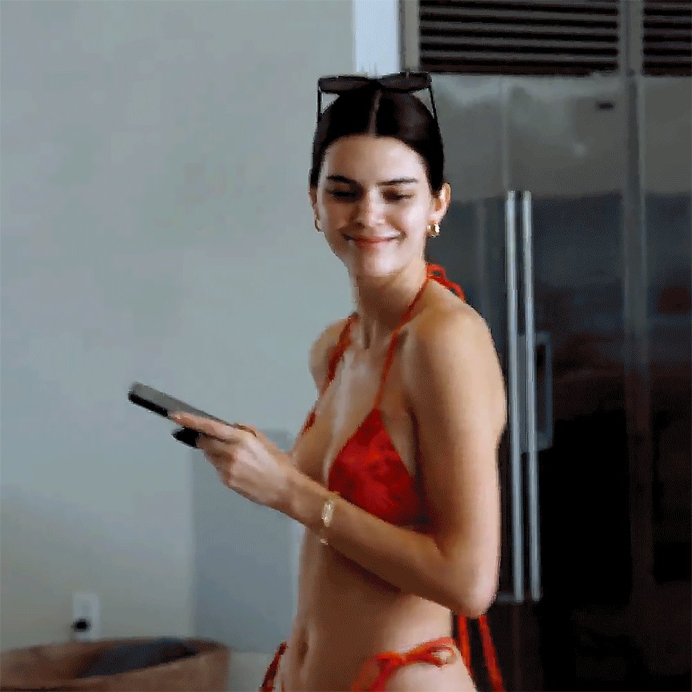 Kendall Kardashian Gifs