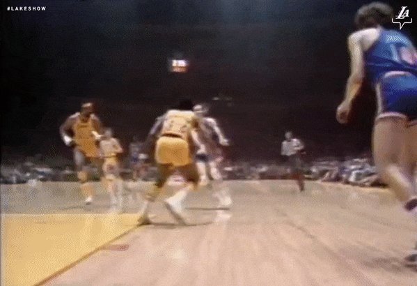   HAPPY BIRTHDAY Enjoy Wilt schooling Zen Master Phil Jackson! ( 72 Finals) 