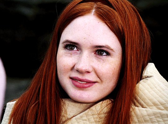 Happy birthday karen gillan  thank you for giving us the amazing amy pond one of my favourite characters 