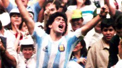 Hoy le dedicaremos el programa a El Diez. 4 a 6 PM por https://t.co/WPiaDZAhtI 🙌⚽️ #Maradona #maradona60 https://t.co/4V5dIsDk52