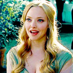 Happy birthday amanda seyfried 