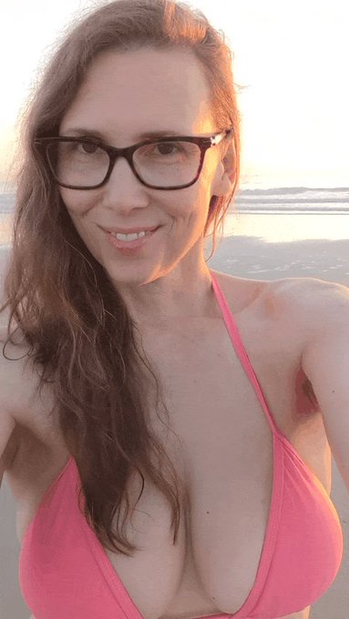 Hey!  Have a great day!  #Milf #Onlyfans #goodmorning  @Bobmarley1781 @JennysMatures @MyFriendonCam @WillBang4<a href="/tag/milf"class="tags">#Milf</a><a href="/tag/onlyfans"class="tags">#Onlyfans</a><a href="/tag/goodmorning"class="tags">#goodmorning</a><a class="tags" target="_blank" title="On Twitter" href="/?out=eyJ0eXAiOiJKV1QiLCJhbGciOiJIUzUxMiJ9.eyJpYXQiOjE3MzAyOTg1MjgsImlzcyI6InR3cG9ybnN0YXJzLmNvbSIsIm5iZiI6MTczMDI5ODUyOCwiZXhwIjoxNzYxODM0NTI4LCJyZWRpcmVjdF91cmwiOiJodHRwczovL3R3aXR0ZXIuY29tL0JvYm1hcmxleTE3ODEifQ.PfYMmwSfE7fapLRo-XeYoCcNVaesqAEEMRhLSIOrlYUY1_HEOpgw8nAao8whvh0WxzLLiUvq231E4FrLrCuh1w">@Bobmarley1781</a>