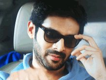 Kartik Aaryan GIF