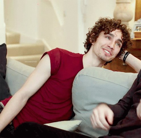Happy birthday robert sheehan i lobv you 