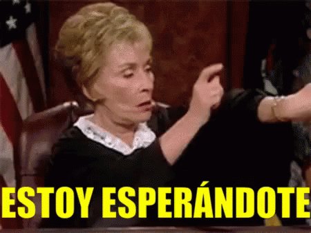 Jueza Señalando Su Reloj GIF