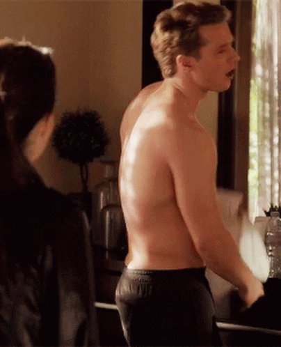 Happy birthday Freddie Stroma 