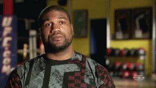 For all us of who paid and can't watch the fight the 2nd fight is already starting. @espn @danawhite Guess you got the streamers, the ones who paid. Great Job https://t.co/6YNV2lFp2R