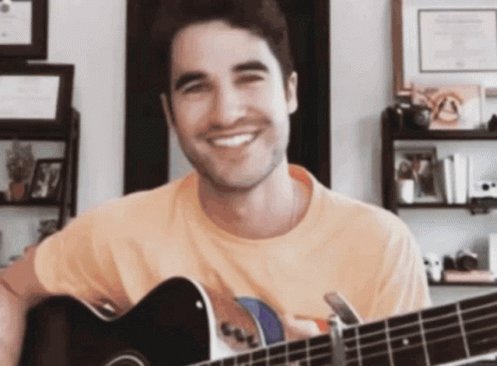 A very happy birthday to the man i thought was gay for the longest time, darren criss 