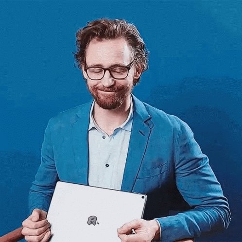 HAPPY BIRTHDAY TOM HIDDLESTON!!

you aged like a fine wine *chef\s kiss* 