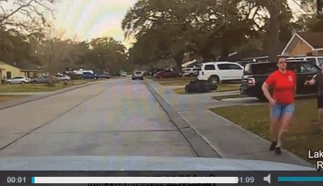 VIDEO: Mom tackles man accused of peeping in daughter's window https://t.co/fF4iTZYDs9 https://t.co/lmI4gIIW92
