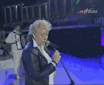EuqwIQHXEAAxsEV.jpg