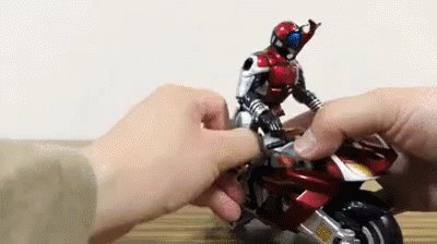 おもちゃ　仮面ライダーカブト 天道 総司 GIF