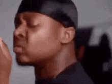Whhhhhy the fuck are y all wishing AMBER HEARD happy damn birthday like we like her .... 