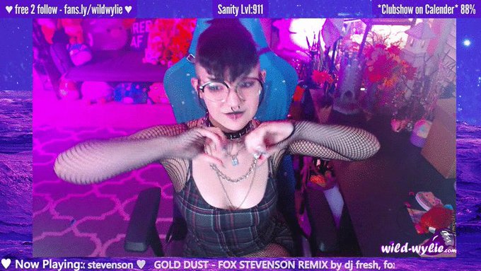 a wild wylie appears on @MyFreeCams!  cum catch me if u can! top 420 p please???  https://t.co/DWLYEHv25d<a class="tags" href="/tag/myfreecams">@myfreecams</a><a href="/tag/apclips"class="tags"><span>#apclips</span></a>