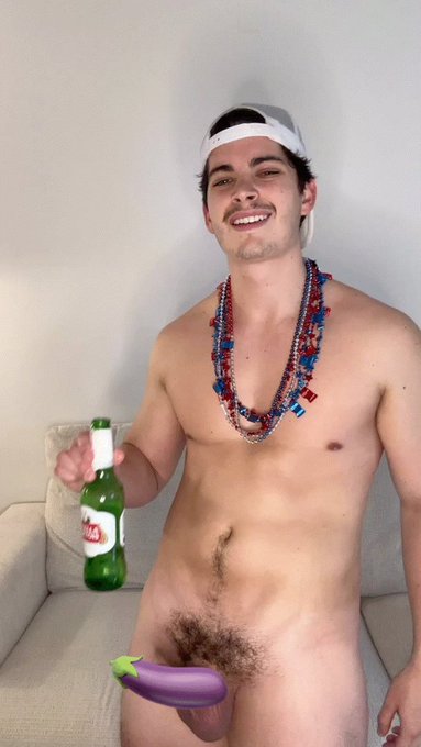 What's more American than beer and boners 😉 https://t.co/fdC1Kc7C7L