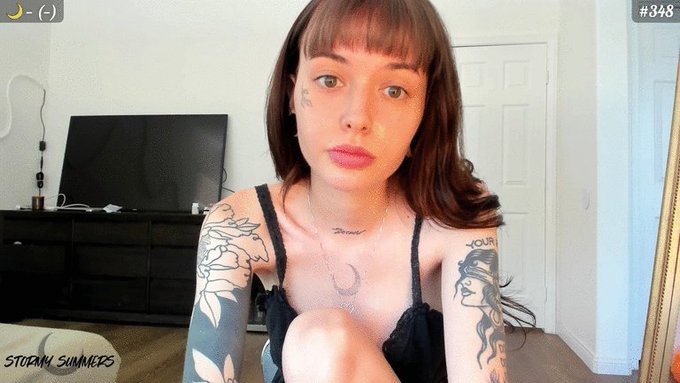 My cute face is online come love me currrently 348 https://t.co/Rfl5lYgavi 💚 https://t.co/sfnm8jr2V2