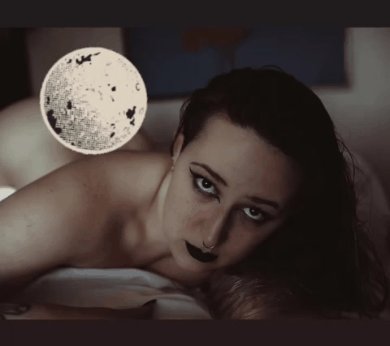 I love the moon 🌙 https://t.co/SVv8samnz4<a href="/tag/comingoutday"class="tags"><span>#comingoutday</span></a>